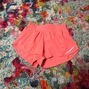LULULEMON hotty hot shorts 2.5 in